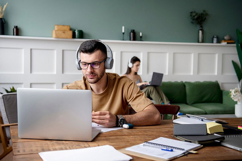 مزایا و معایب کلاس آنلاین چیست؟